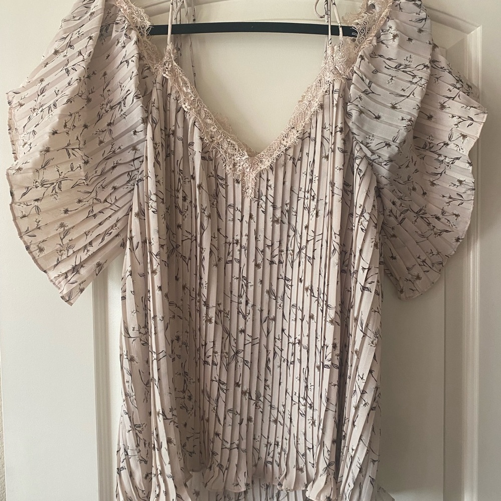 Anthropologie Vanessa Virginia cold shoulder top